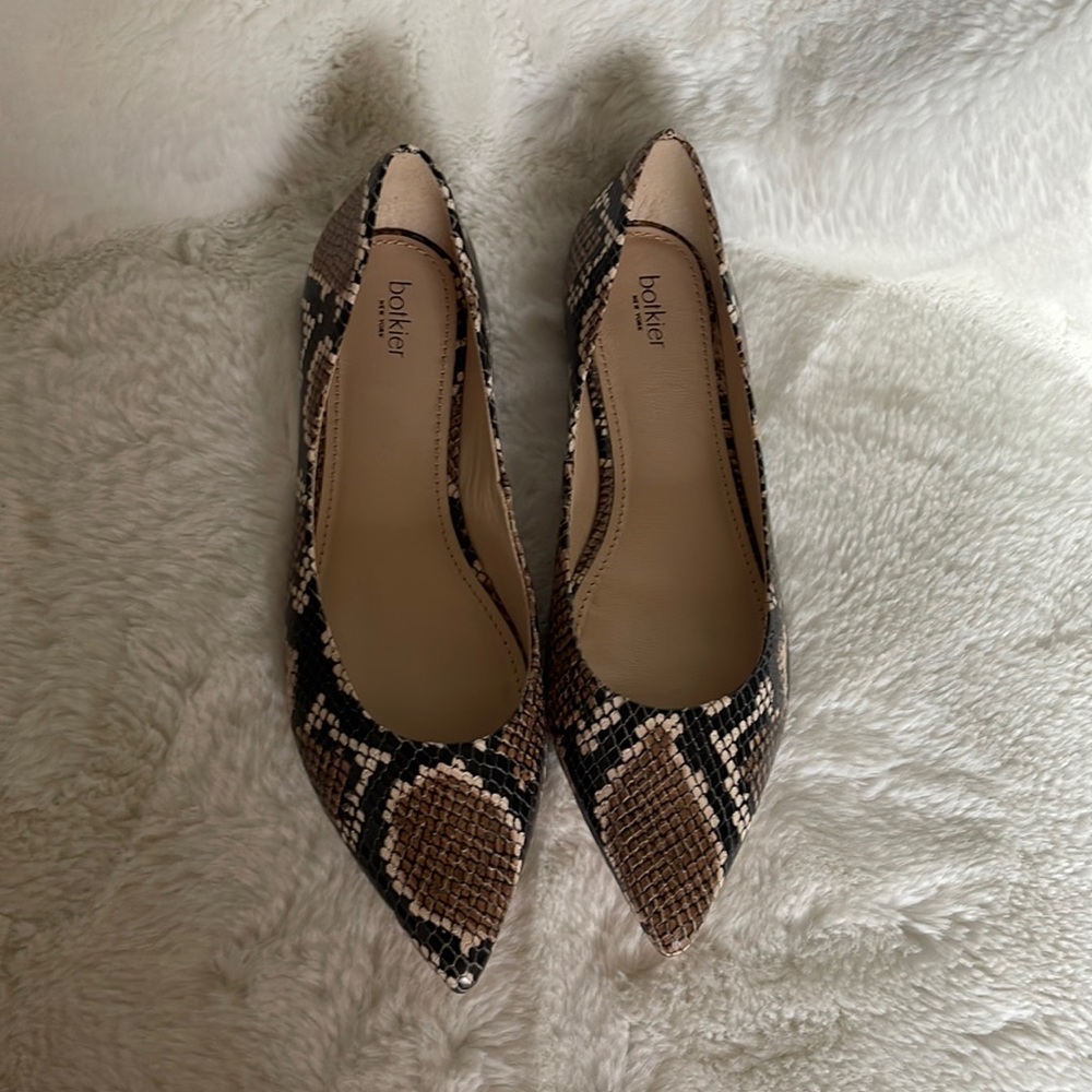 NWOT Botkier all leather flats in snakeskin